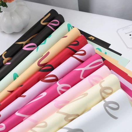 ورق تغليف هدايا love (ربطه 20 ورقه)